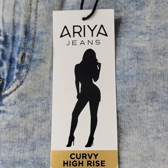 Ariya Jean Shorts Women Size 11/30 Curvy High Rise Raw Frayed Hem Denim New - Picture 3 of 13